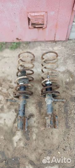 Передние стойки ваз 2110