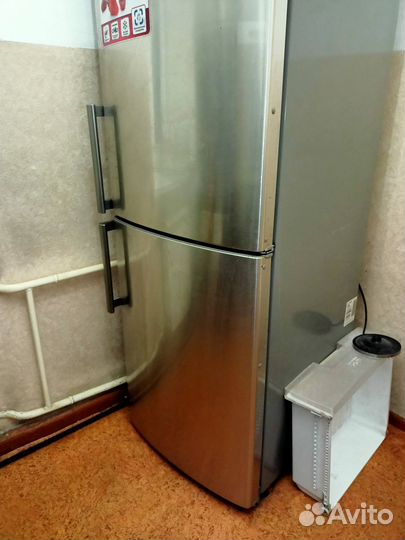 Холодильник LG