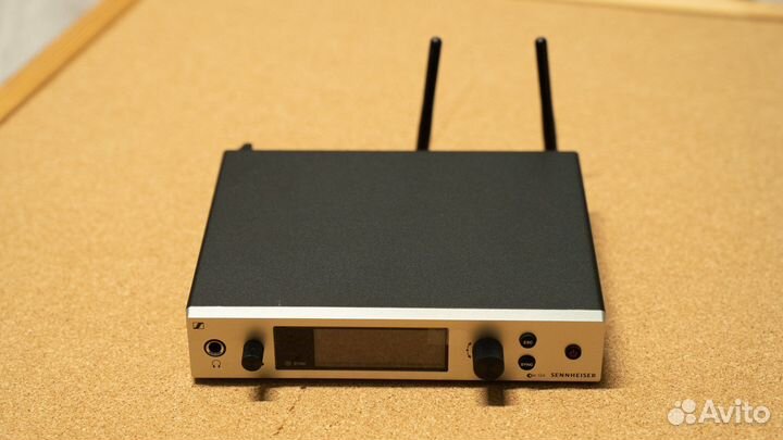 Sennheiser EW 300 G4-base SK-RC-AW Радиосистема