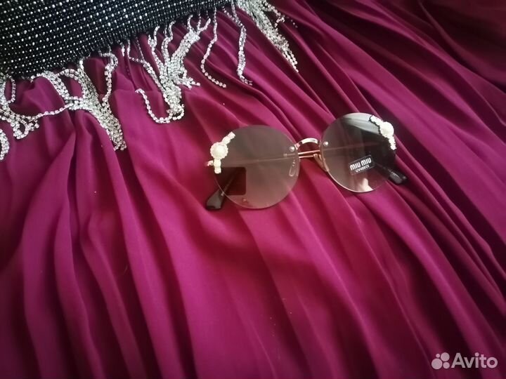 Солнцезащитные очки mio mio