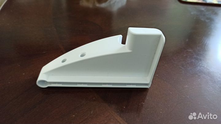 Продам держатели полок для холодильника Либхер