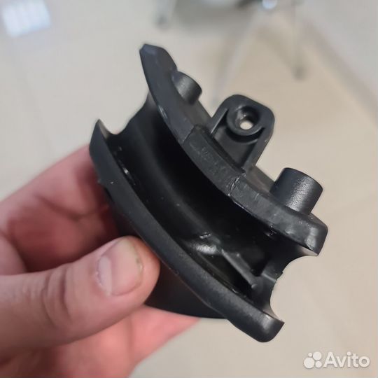 Держатель вилки переднего колеса коляски Carrello