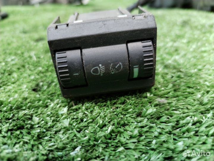 Кнопка корректора фар Skoda Octavia 1.9 TDI 2005