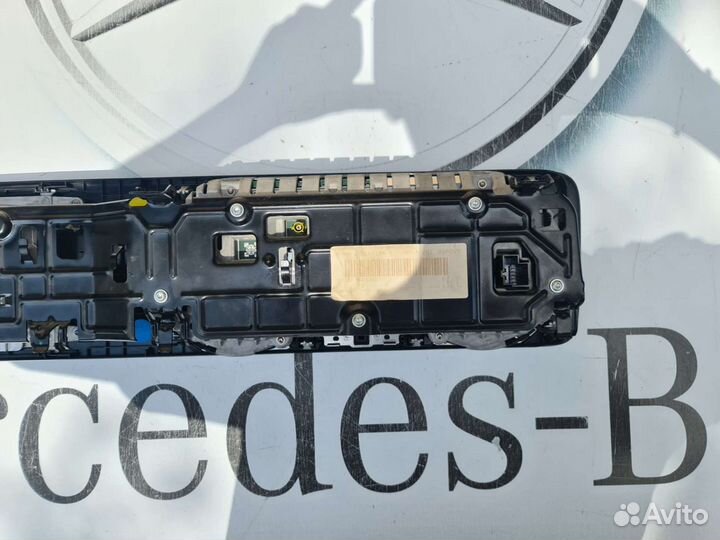 Щиток приборов Mercedes W213