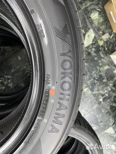 Yokohama Advan dB V552 235/55 R17 99V