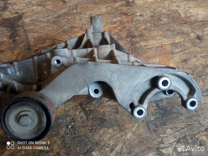 Кронштейн генератора Renault Logan 2