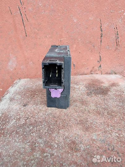 Кнопка коректора фар рено Master 3