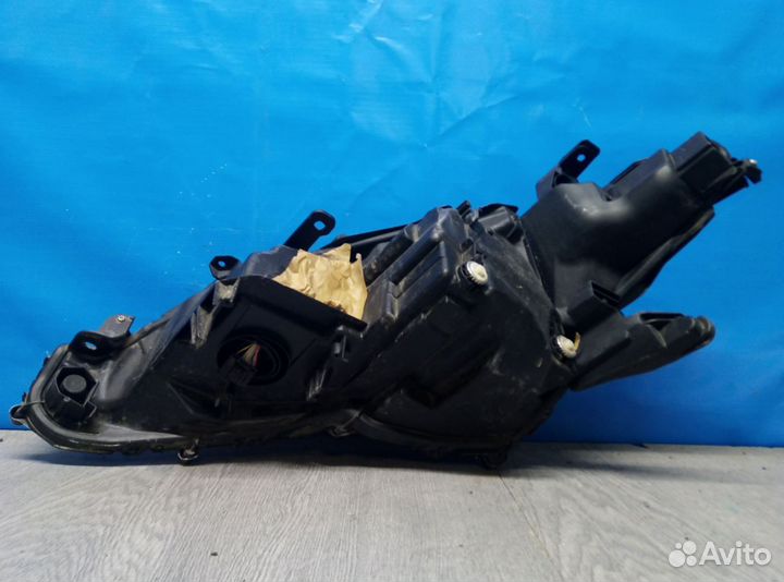 Фара правая Toyota Camry 8 хв70 2017