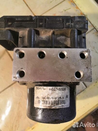 Блок ABS (насос) на Тойота королла Е110