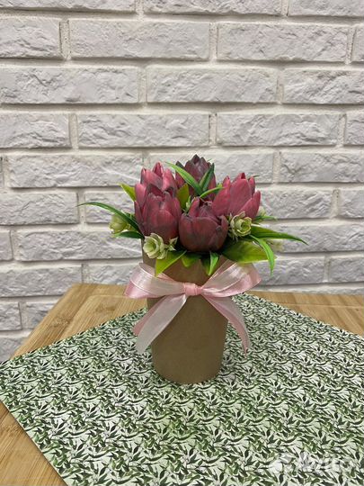 Букет из мыла с тюльпанами и ягодами