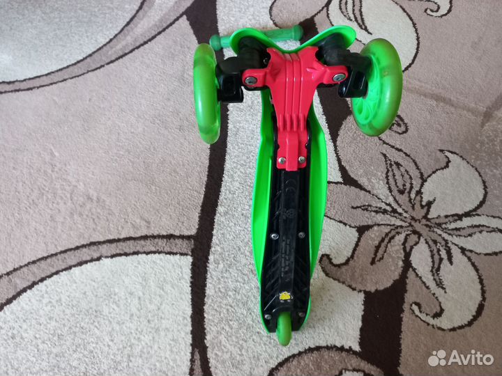 Самокат детский трехколесный