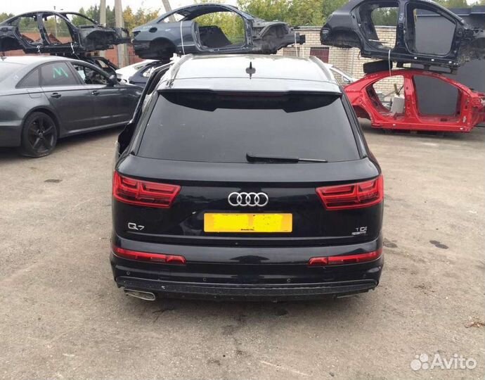 Audi Q7 4M 2016 г по запчастям
