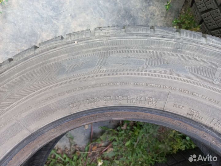 Dunlop DSX 215/65 R16 98