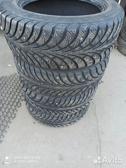 Goodyear UltraGrip Extreme 205/55 R16