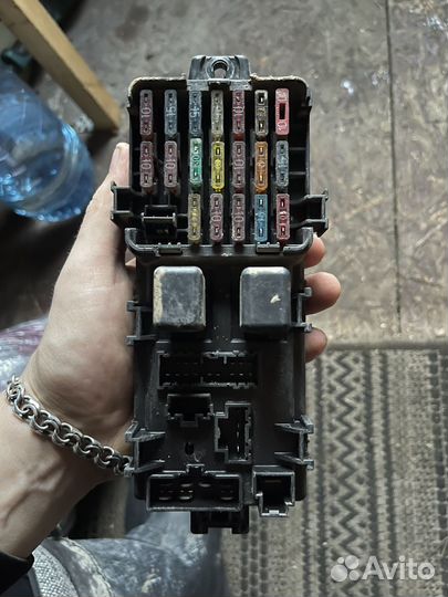 Блок предохранителей mitsubishi pajero 2