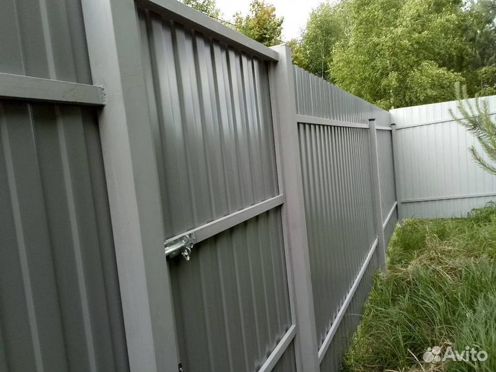 Металлический забор с установкой