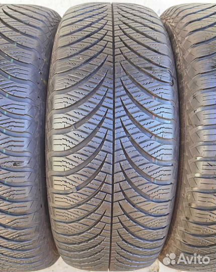 Goodyear Vector 4Seasons Gen-2 215/60 R17 96H