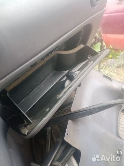 Бардачок Chrysler Voyager 3