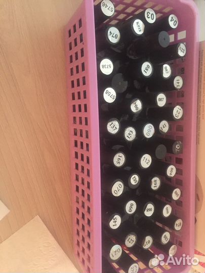 Продаю гель лаки, стразы, наклейки, втирки