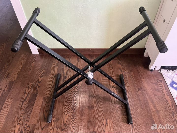 Стойка для музыкальных инструментов