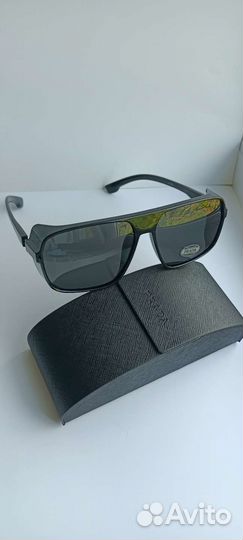 Солнцезащитные очки prada