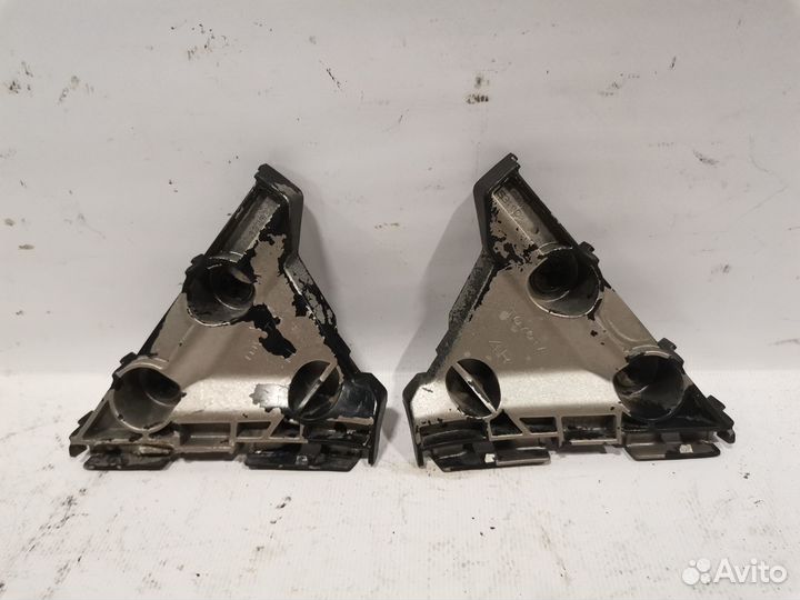 Кронштейн крепления бампера Б/у 5257533110 toyota