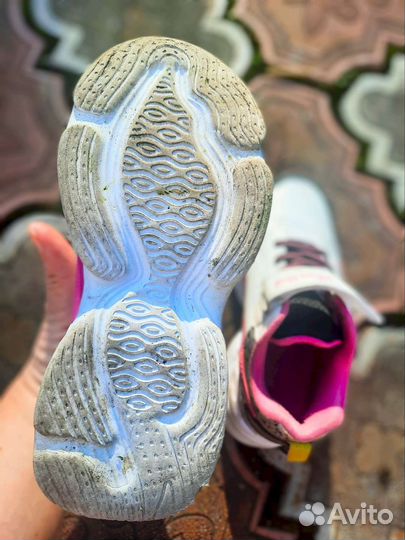 Кроссовки для девочки