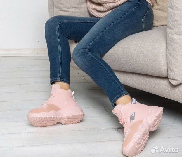 Кроссовки
