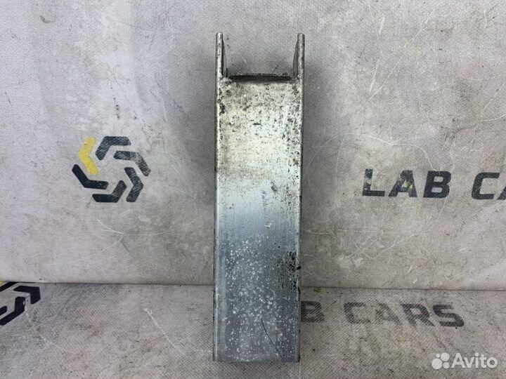 Кронштейн усилителя бампера задний Audi A6 C6