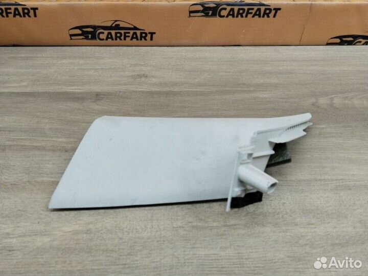 Накладка стойки кузова задняя Ford Focus 3 Хэтч