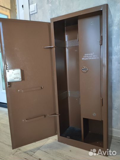 Оружейный сейф