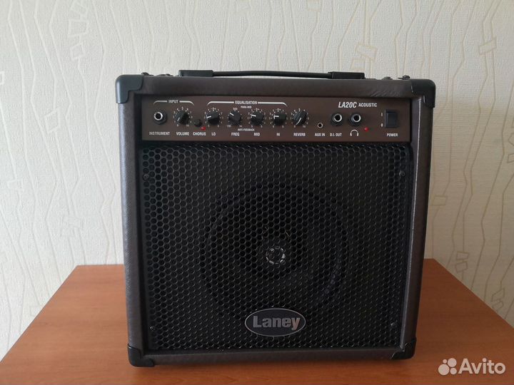 Гитарный комбоусилитель