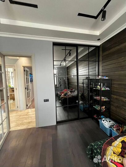 Раздвижная перегородка с матовым стеклом