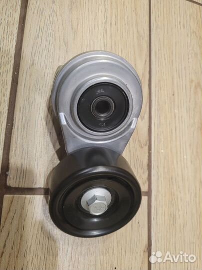 Натяжной механизм с роликом для kia cerato 2 1.6