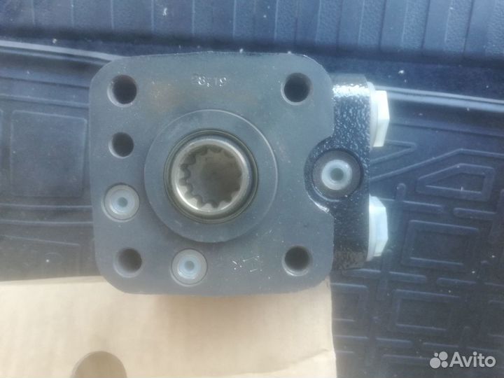 Bucher Citycat 1000 Насос-дозатор рулевой