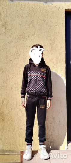 Спортивный костюм на мальчика 134 140