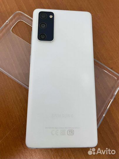 Телефон Samsung S20 FE 6/128
