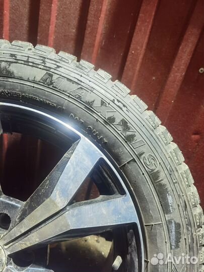 Maxxis ArcticTrekker NS3 225/60 R17