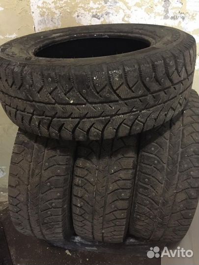 Bridgestone Ice Cruiser 7000S 205/65 R15 94T