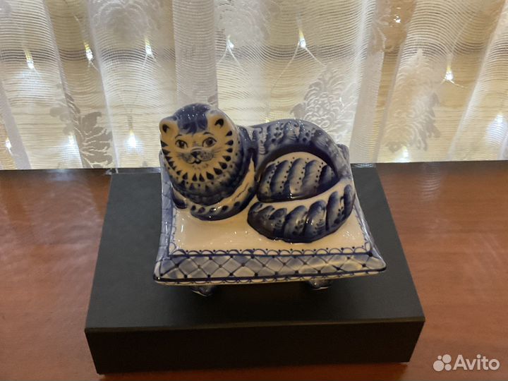 Статуэтка из Гжели