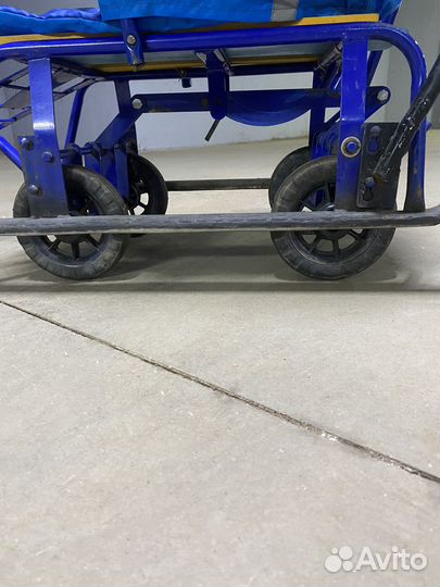 Детские санки с выдвижными колесами