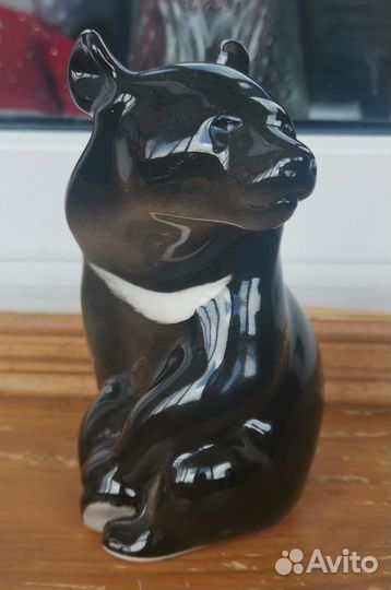 Фарфоровая статуэтка Гималайский медведь лфз