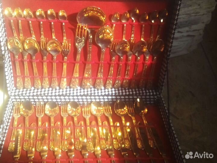 Столовый набор ложки,ножи и вилки (Италия)