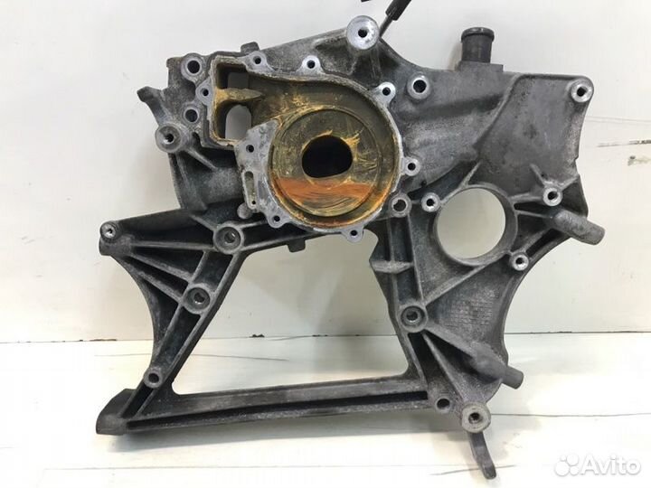 Передняя крышка двигателя Mercedes Sprinter W906