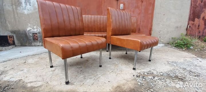 Комплект винтажной мягкой мебели