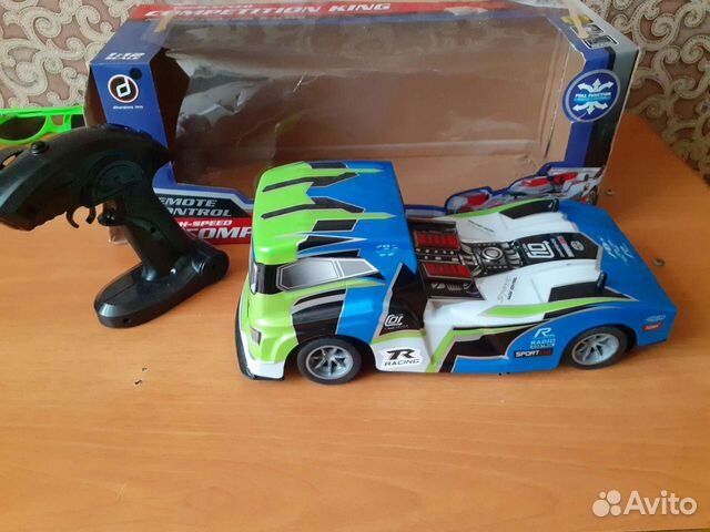 Машинки на пульте управления большая