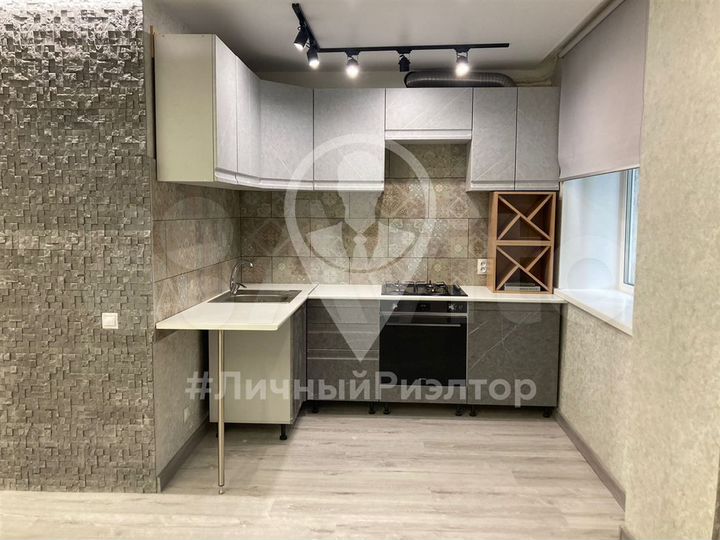 2-к. квартира, 42 м², 1/4 эт.