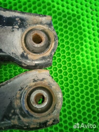 Рычаг подвески задний нижний Mitsubishi Carisma