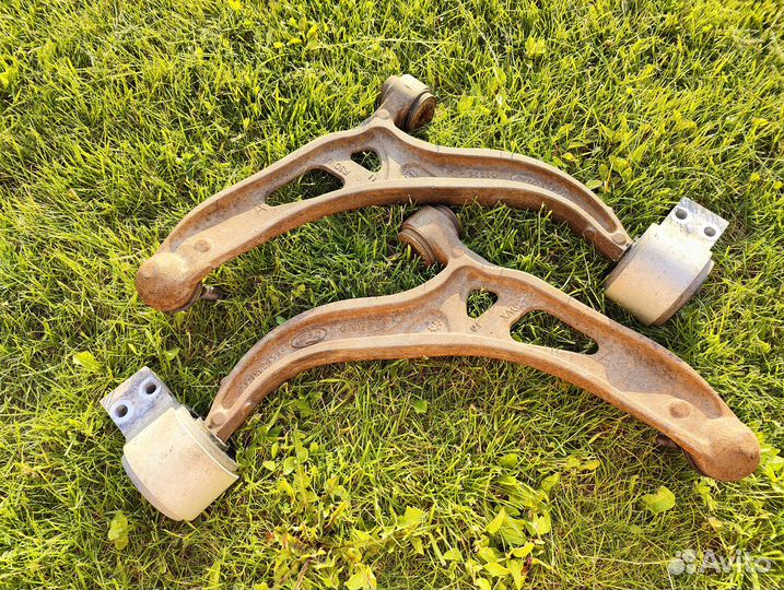 Рычаги передние Ford Explorer 5