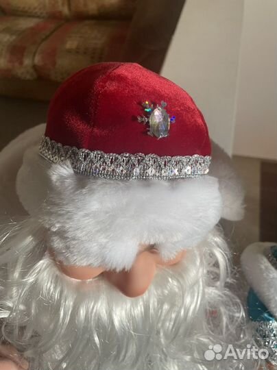 Дед мороз и Снегурочка под елку